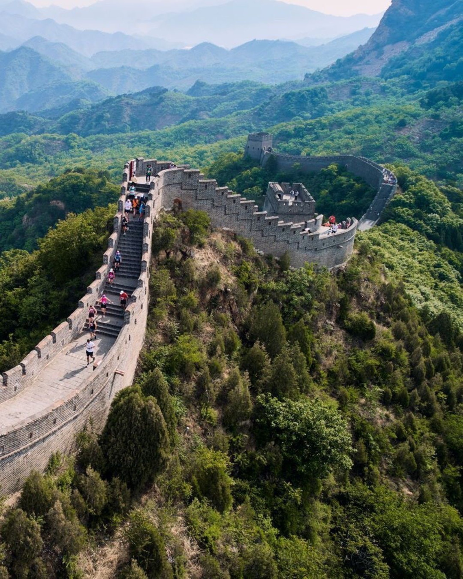 Great Wall Marathon aus der Vogelperspektive